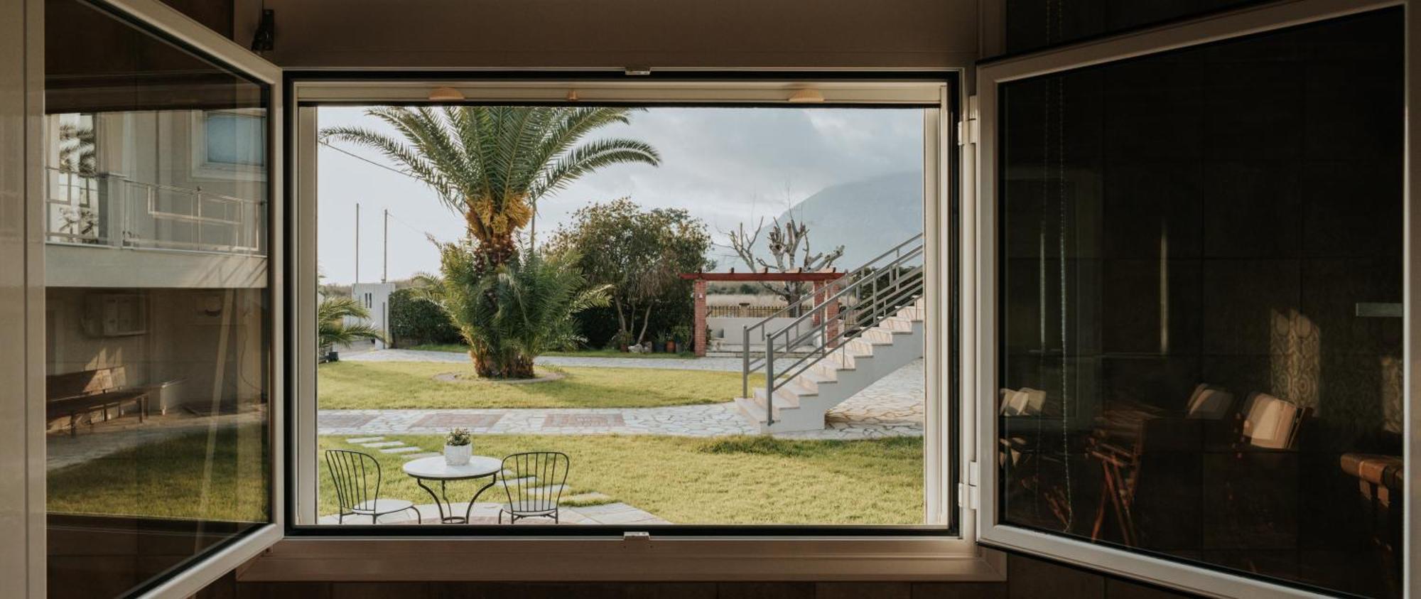 Ponte Apartment Antirrio